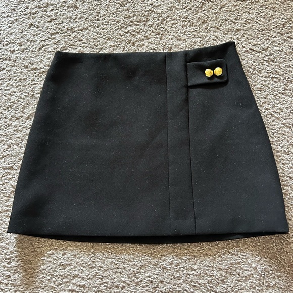 Zara Elegant Black Mini Skirt with Gold Accents - Picture 1 of 5